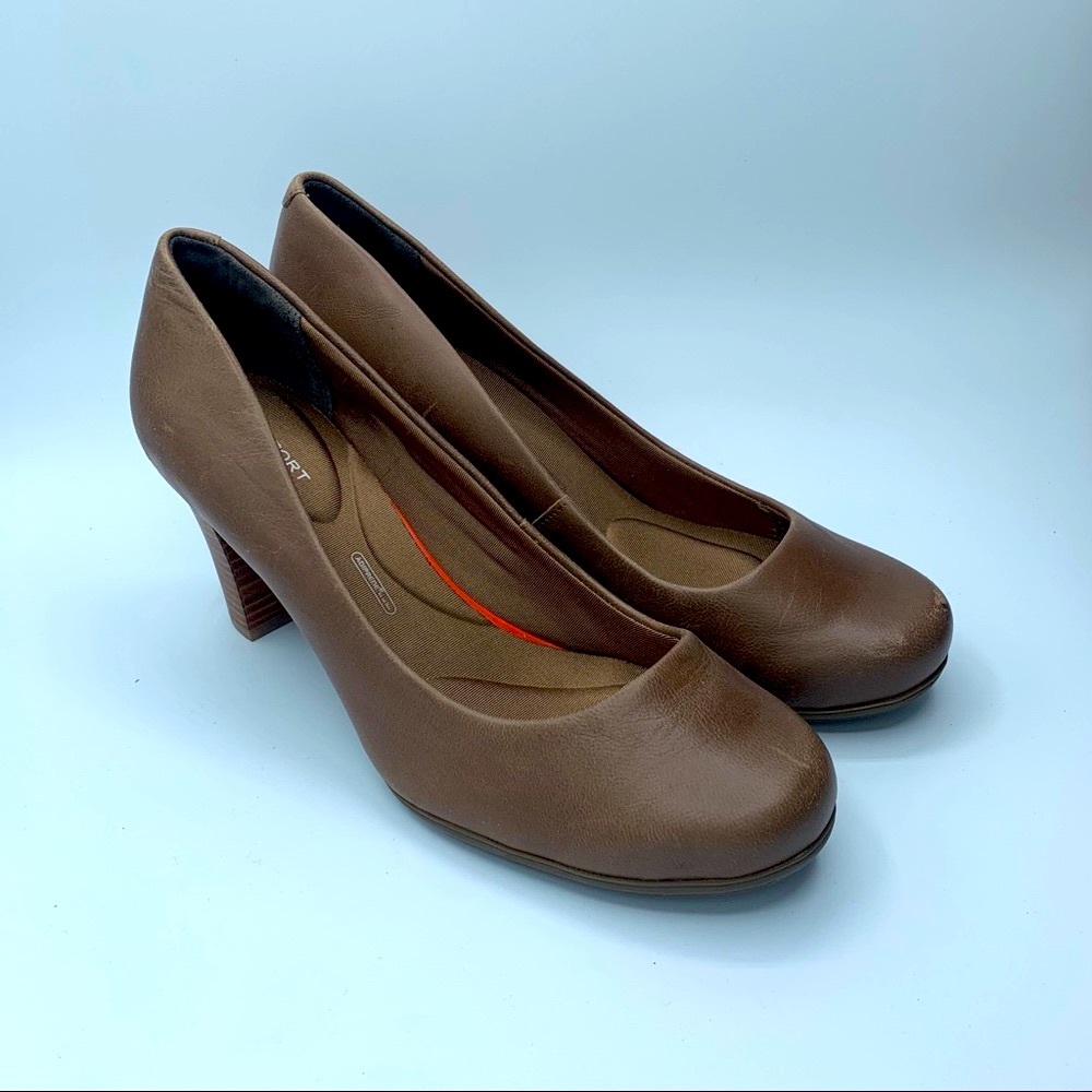 Rockport Total Motion Heels in Taupe. Size 8